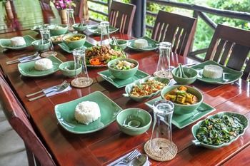 Anurak Community Lodge Phanom Bagian luar foto