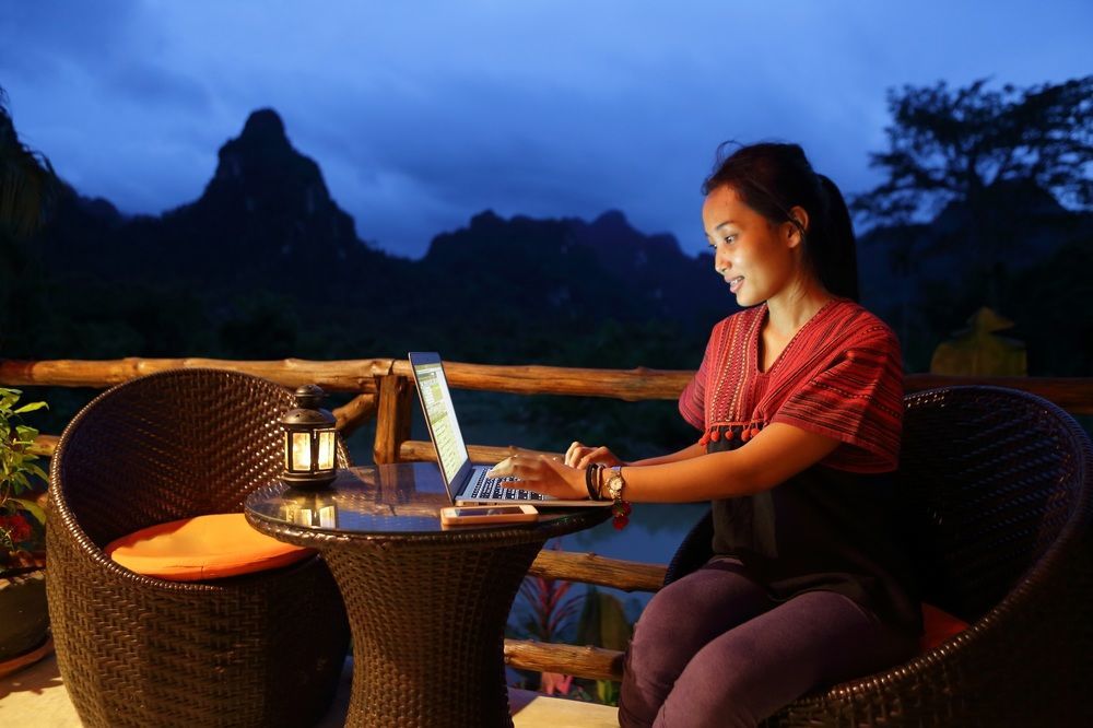 Anurak Community Lodge Phanom Bagian luar foto
