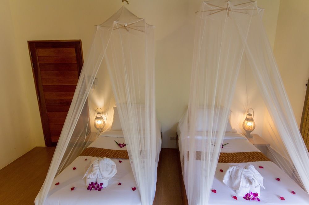 Anurak Community Lodge Phanom Bagian luar foto