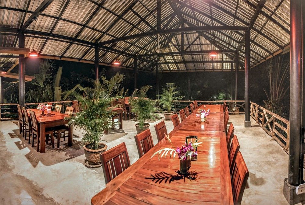Anurak Community Lodge Phanom Bagian luar foto